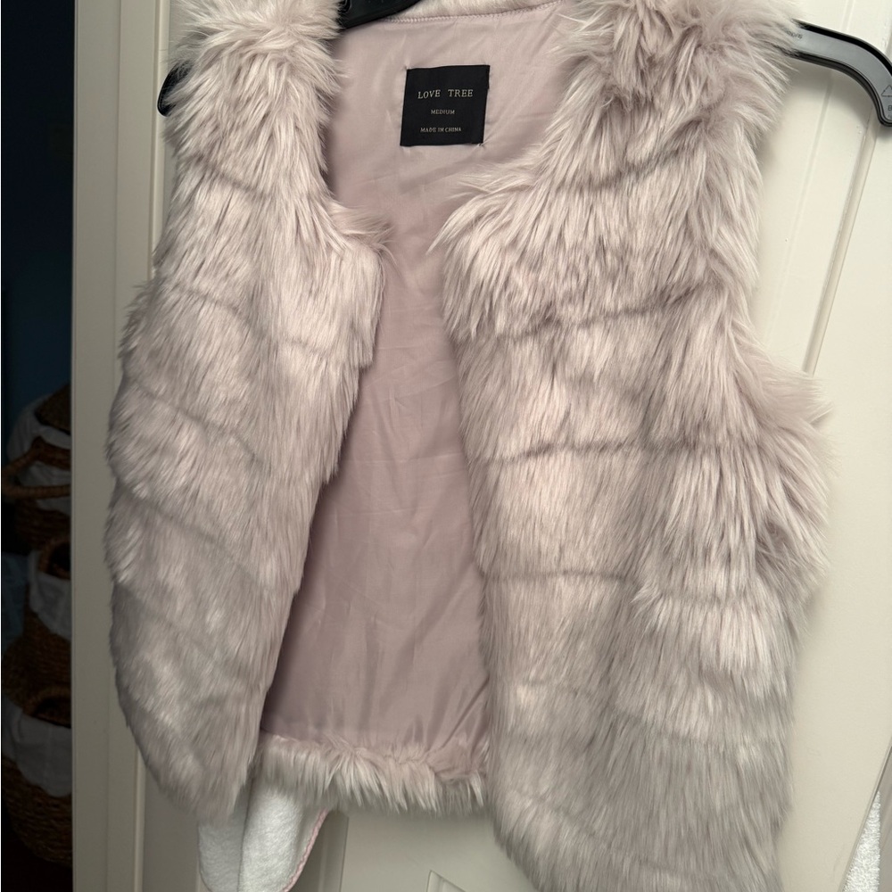 Love Tree Blush Faux Fur Vest